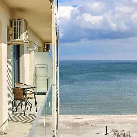 Signature Promenada Apartment
