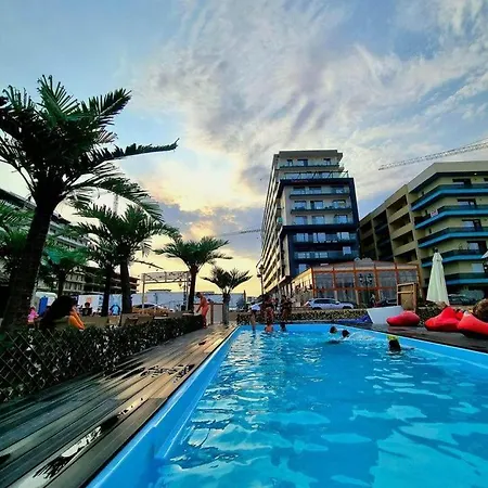 Signature Promenada شقة *