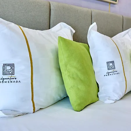 Signature Promenada Apartment